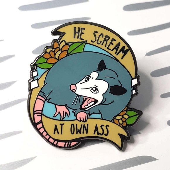 Opossum He Scream At Own Ass Pin Badge Brooch - Picture 1 of 2